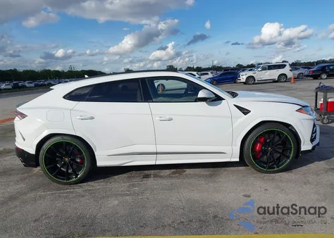 2022 Lamborghini Urus Graphite Capsule/Pearl Capsule z USA, uszkodzony, nr VIN ZPBUA1ZL3NLA17004